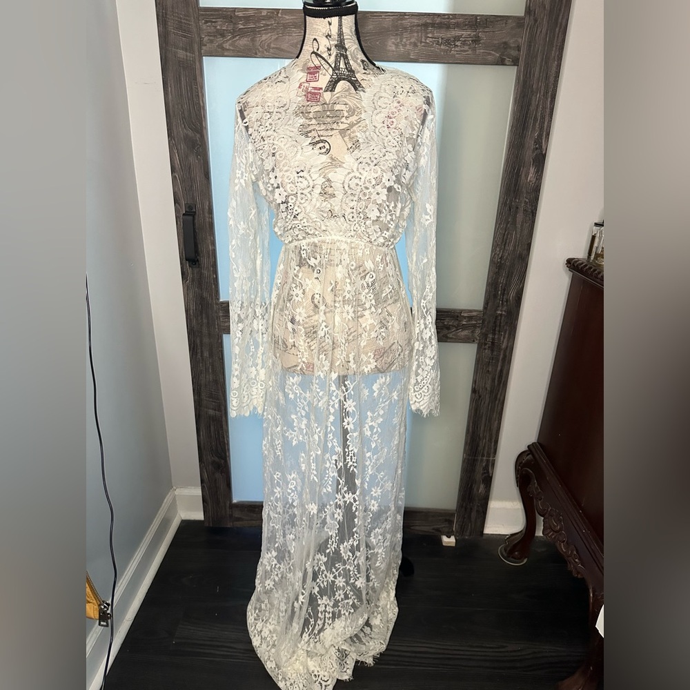 Elegant White Lace Maxi Dress